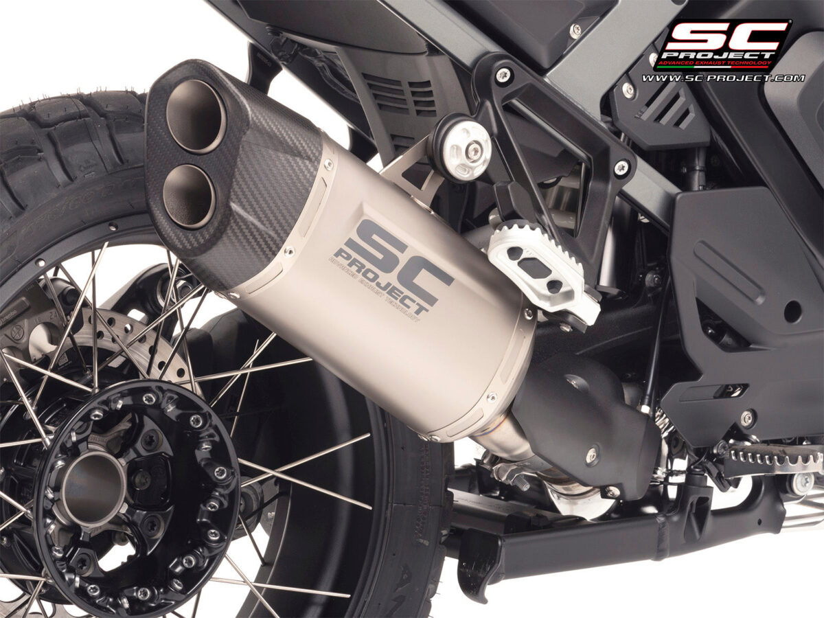 0038385_adventure-r-titanium-exhaust